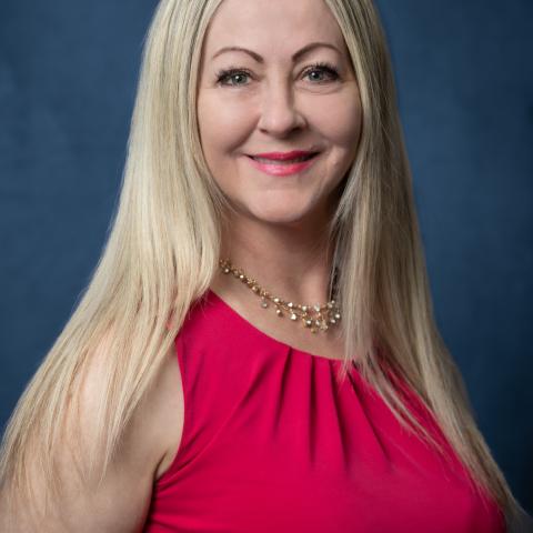Profile photo of Dr. Lisa Cruz, Profile photo of Dr. Lisa Cruz,